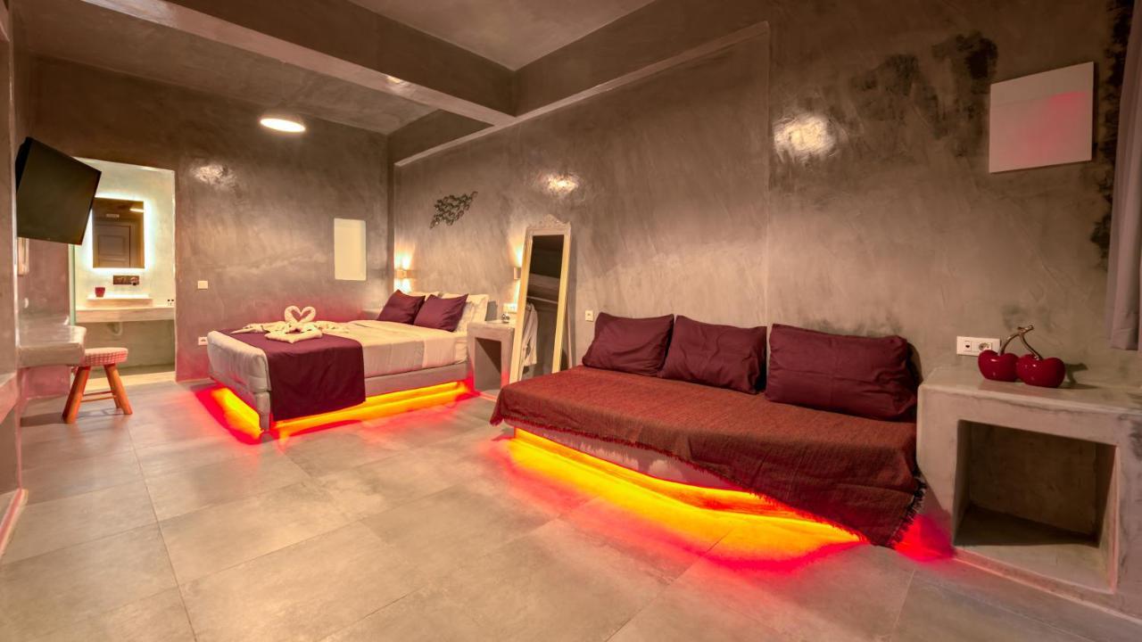 The Muses Of Santorini Private Jacuzzi Suites Vóthon Kültér fotó