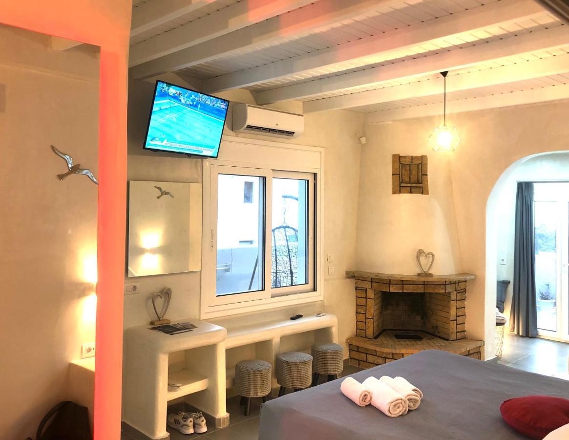 The Muses Of Santorini Private Jacuzzi Suites Vóthon Kültér fotó