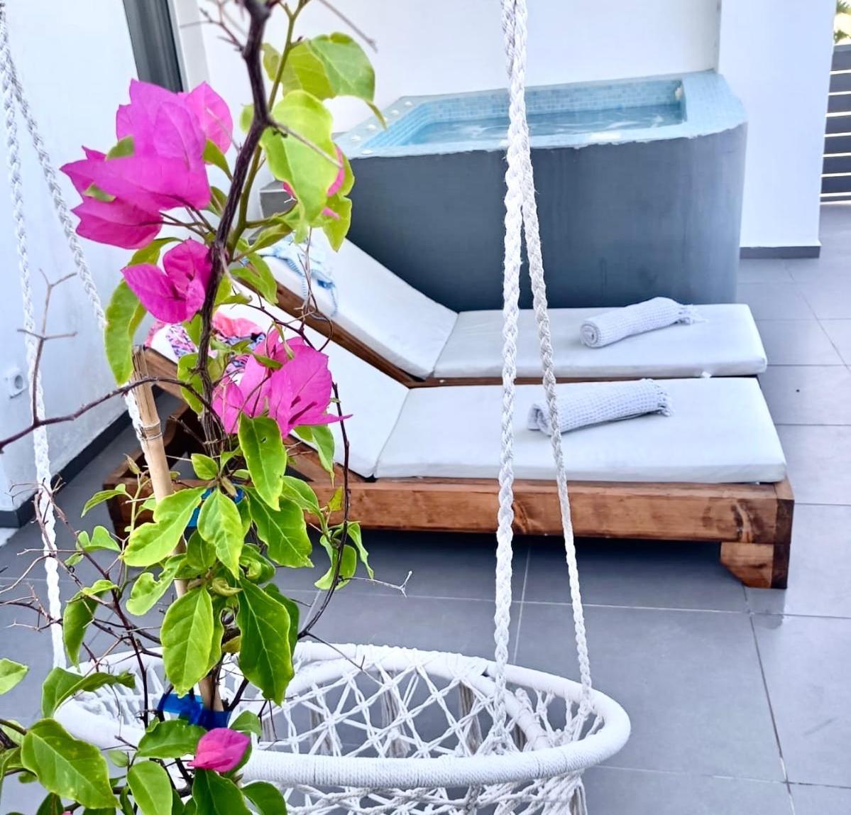The Muses Of Santorini Private Jacuzzi Suites Vóthon Kültér fotó