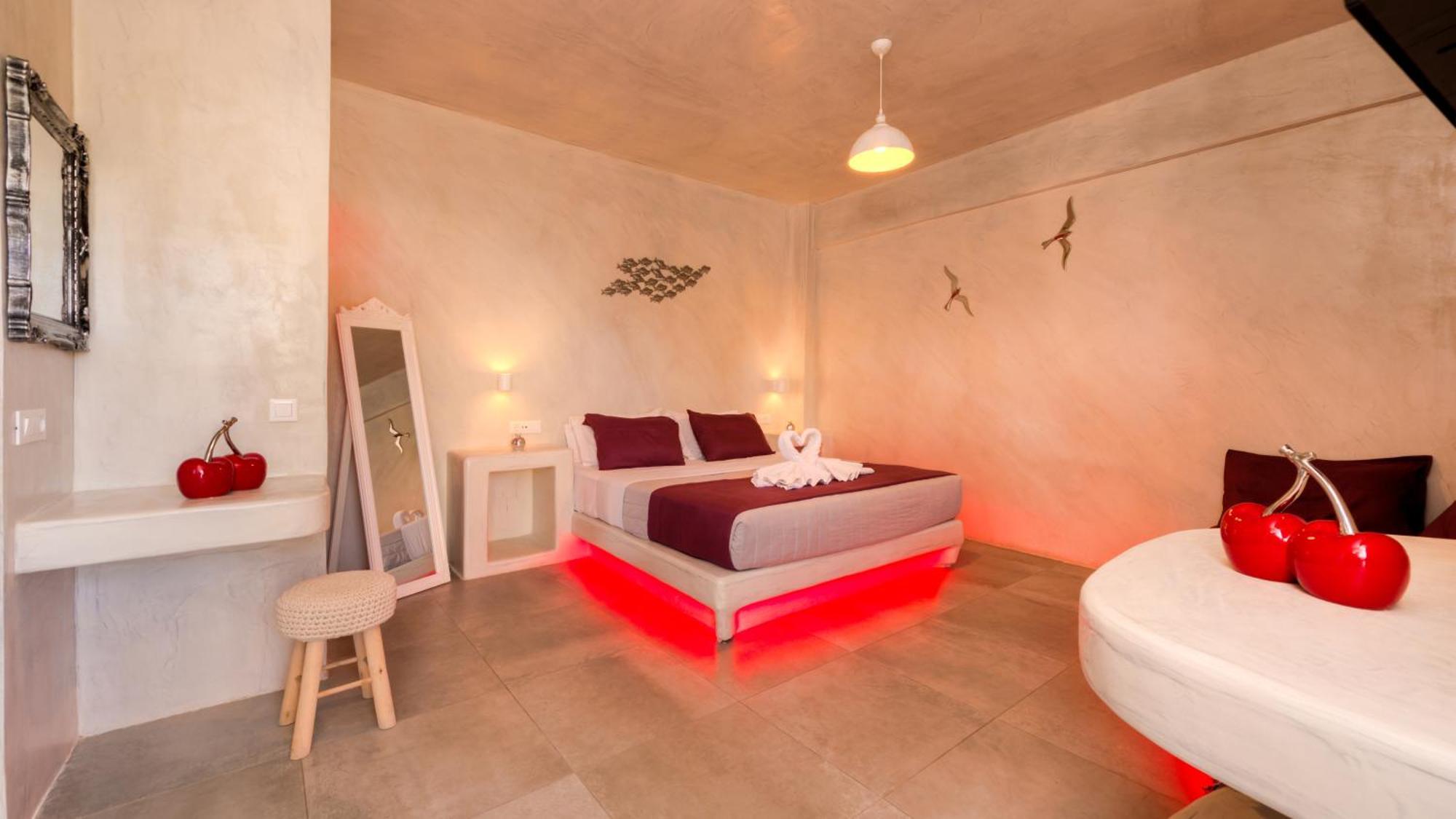 The Muses Of Santorini Private Jacuzzi Suites Vóthon Kültér fotó